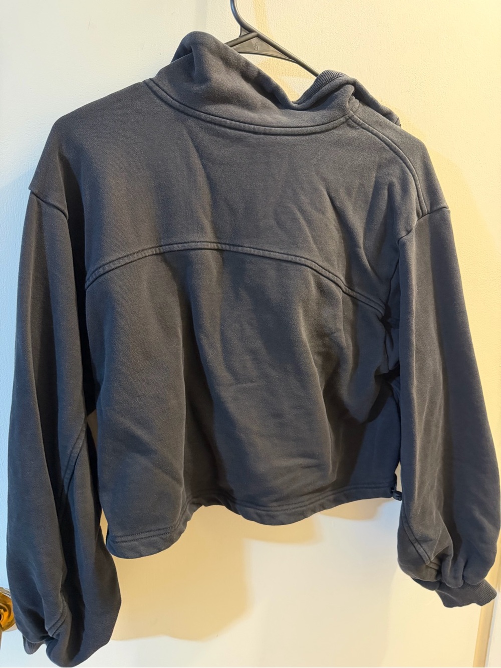 lululemon athletica Women's Black Half-Zip Cropped Pullover - Picture 7 of 7